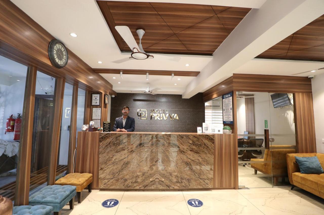 Hotel Privya Rooms And Banquet Surat Exterior foto